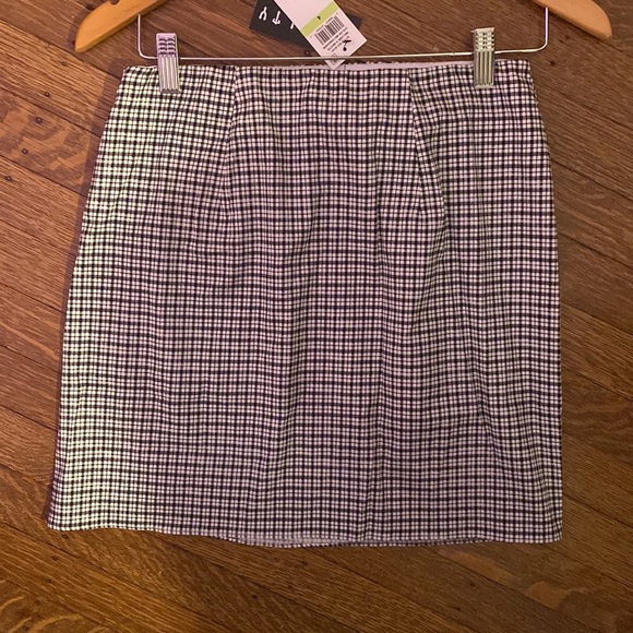 Mini Skirt - Picture 5 of 6
